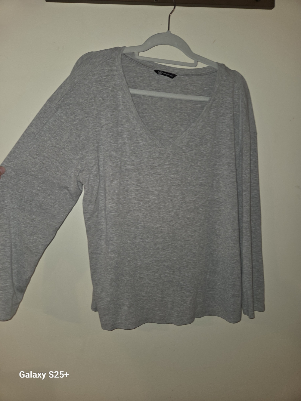 Women's Light Gray V-Neck Long Sleeve Tee - Classic Everyday Top